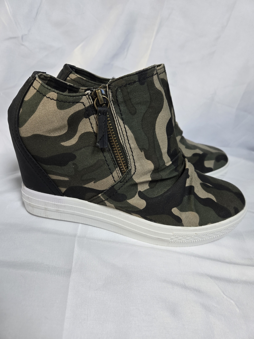 Not Rated Camouflage Wedge Sneaker Booties - Green / Black / Tan